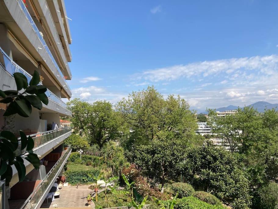 Terrasse , , La Piscine Appartement